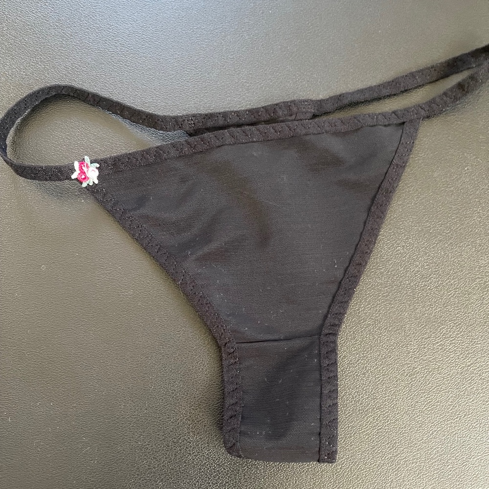 Design Veronique Gentle Compression Support Thong  in Black Size Medium
